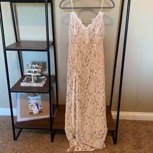 DO+BE White and tan lace maxi with slit
